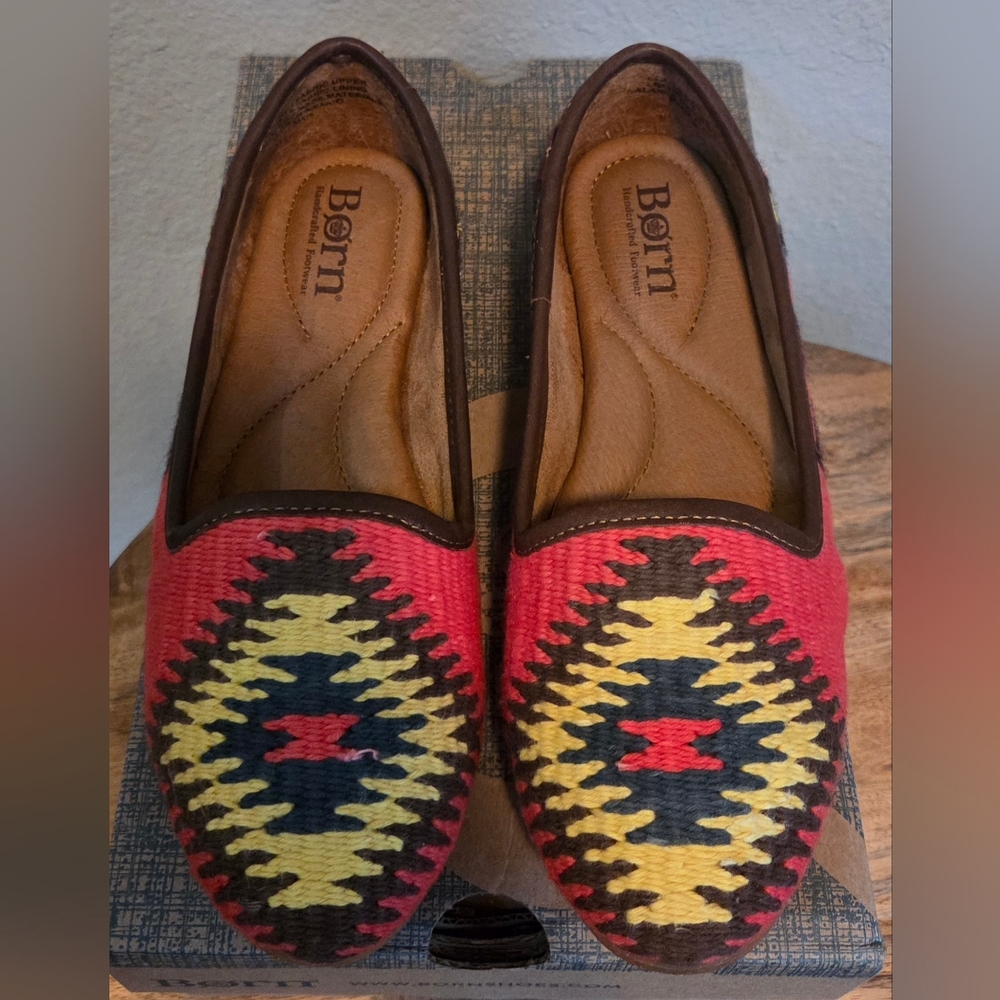 Born Women's Giselle Southwest Flats Cushioned Leather Fabric, Size 6, Red New